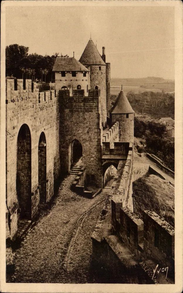 Carcassonne (Aude) — Die Stadt — Die Machikolationen und das Tor des Sénéchal — Éditions d'Art Yvon, Paris - Vorderseite