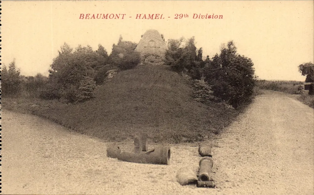 Beaumont-Hamel - 29ª Divisão — monumento e canhões abandonados — editor - Frente