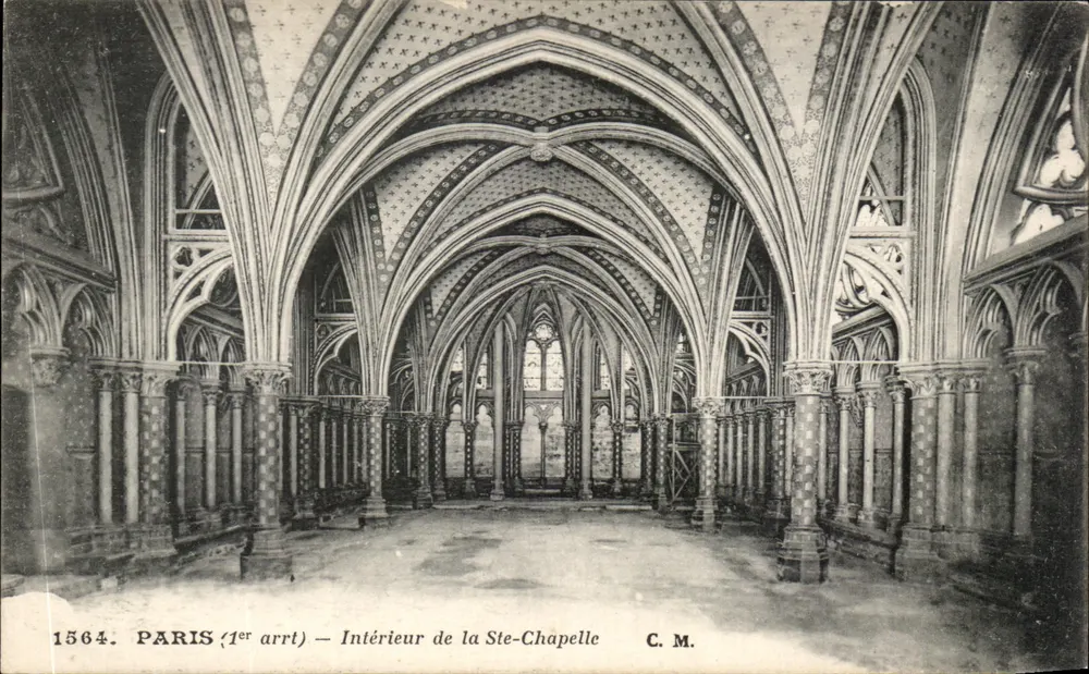 Interior da Ste-Chapelle — Paris (1er arrt) — C. M. - Frente