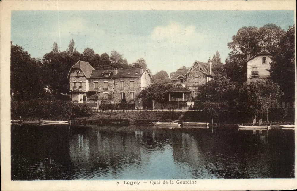 Lagny — Quai de la Gourdine — vista delle case e delle imbarcazioni sull'acqua - Recto