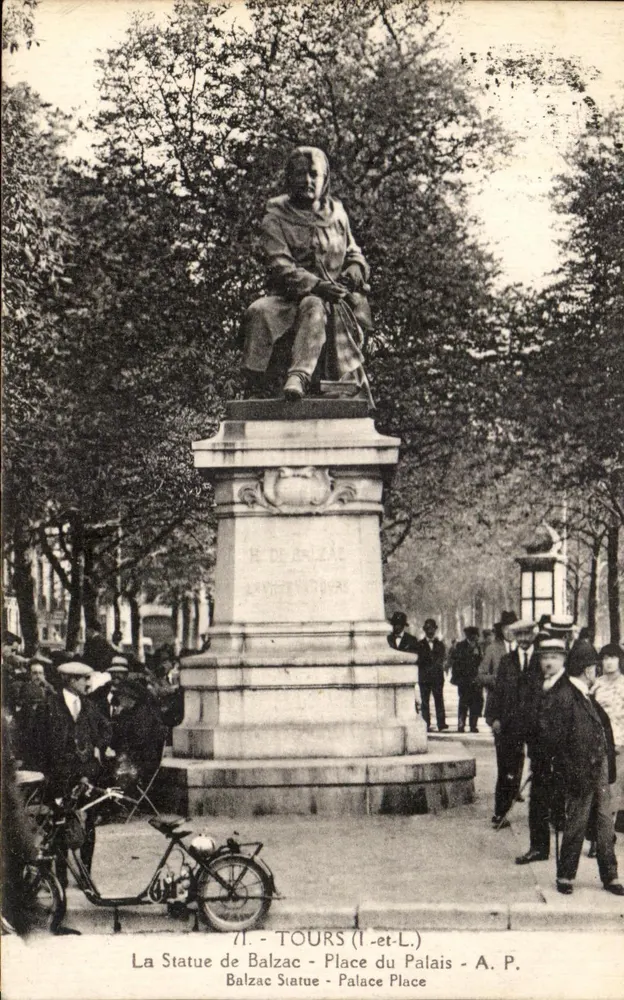 Balzac-Statue - Palastplatz - Tours - Vorderseite