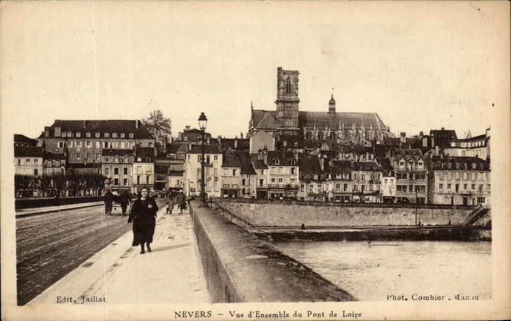 Nevers — Vista Geral do Ponte do Loire — Edit. Jaillat - Frente