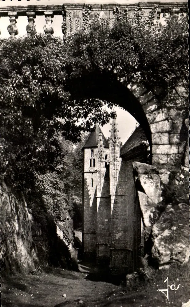 Le Faouët — Die Kapelle Sainte-Barbe durch den Bogen des Oratoriuns Saint-Michel betrachtet — Éditions d'Art Jos de Doré, Châteaulin - Vorderseite
