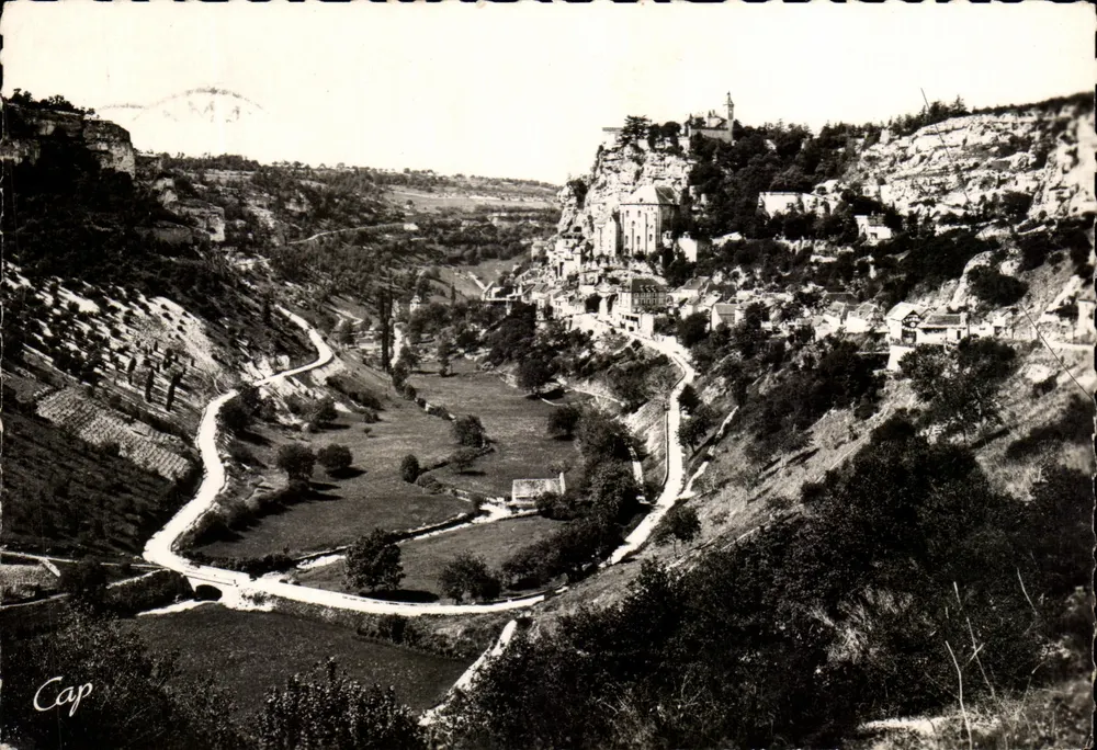 Rocamadour — Allgemeiner Blick und die Kurven der Straße nach Cahors — C.A.P. (48) - Vorderseite