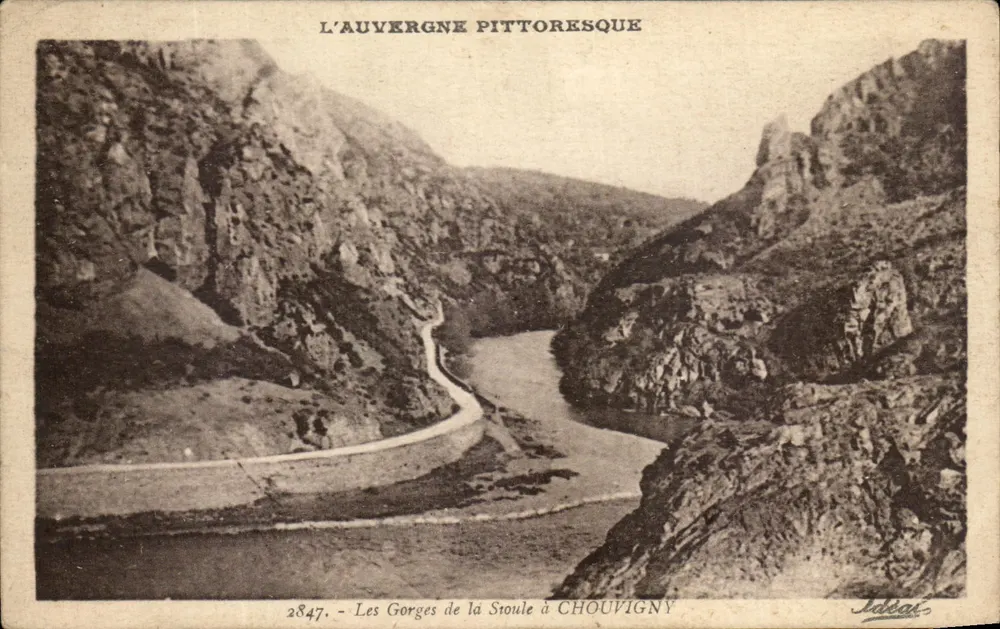 Die Schluchten der Stoule bei Chouvinny — Die pittoreske Auvergne — Édition Idéal, Vichy, Nr. 2847 - Vorderseite