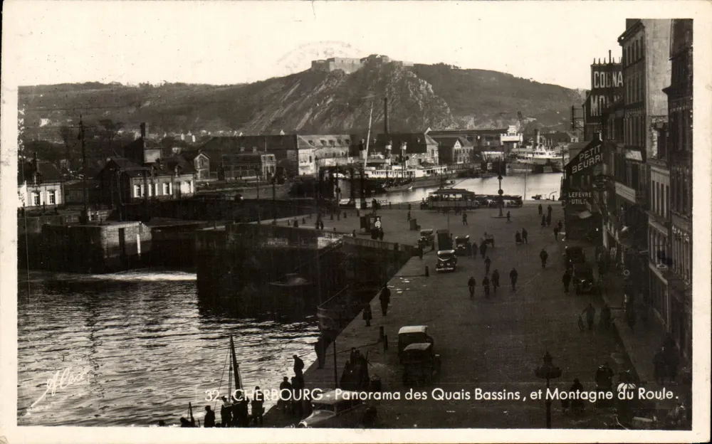 Cherbourg — Panorama der Quais Bassins und Montagne du Roule — Edition d'Art. Becquenn - Vorderseite
