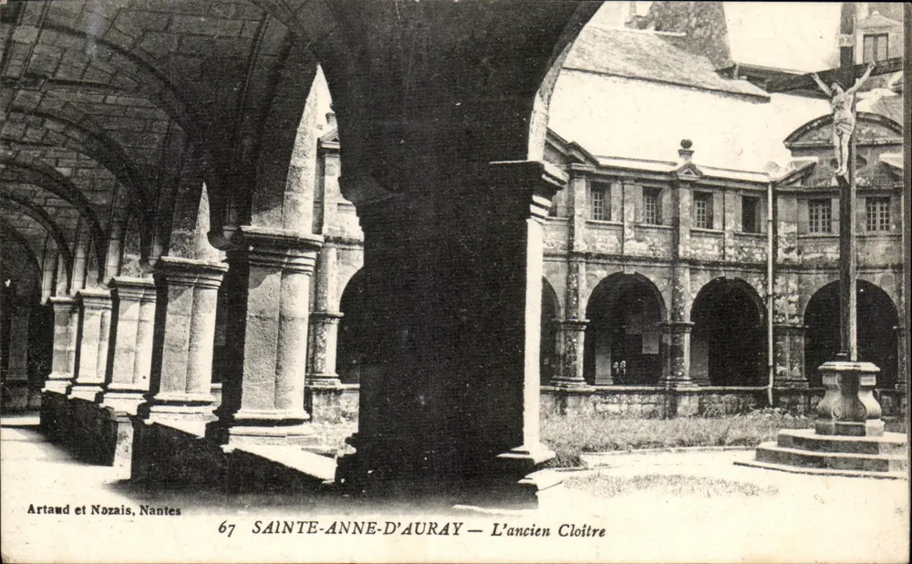 Sainte-Anne-d'Auray — O Antigo Claustro — Artaud et Nozais, Nantes, n°67 - Frente