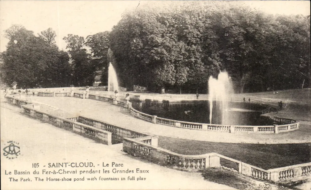 Saint-Cloud - Der Bassin du Fer-à-Cheval während der Grandes Eaux — L. Mabeulle, Paris, n°105 - Vorderseite
