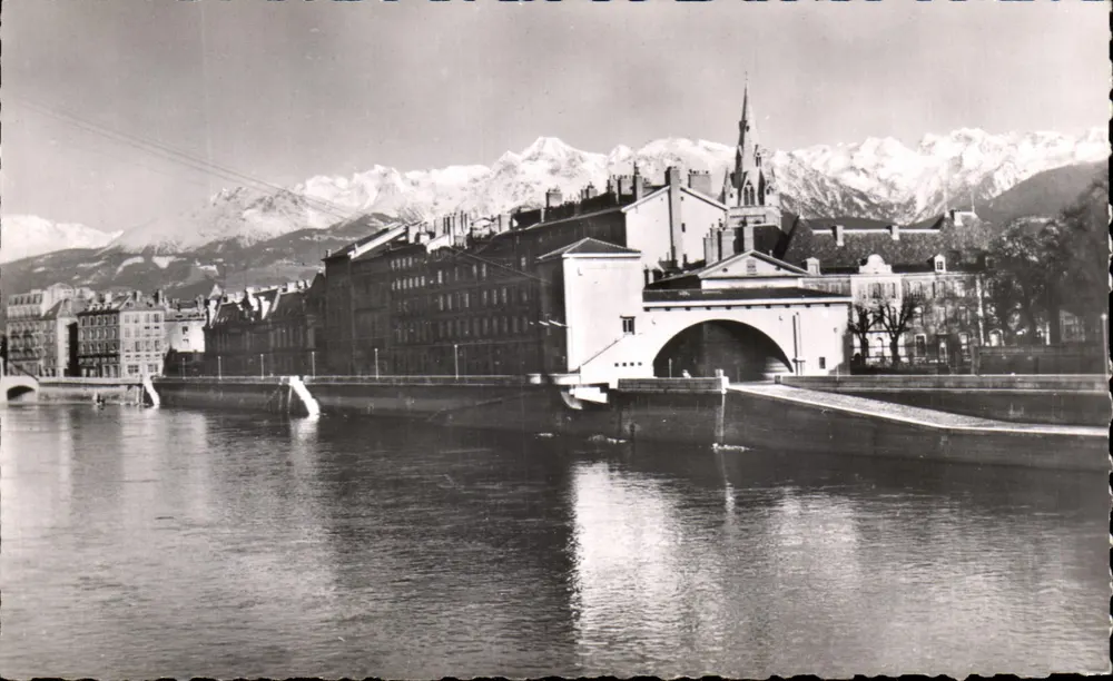 Grenoble — Il suo Teleférico. Le sue Montagne. — Edizioni del Globe, Parigi - Recto
