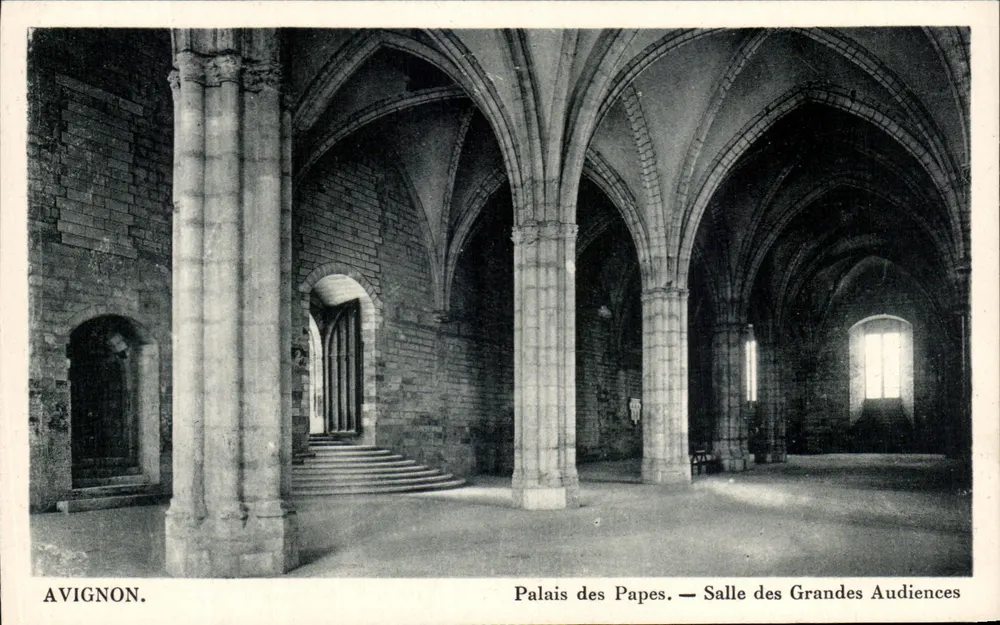 Avignon — Palais des Papes. Salle des Grandes Audiences - Vorderseite