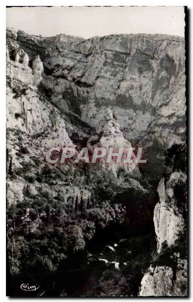Fontaine-de-Vaucluse — Der große Felsen und das Tal — Photo G. Magon - Vorderseite