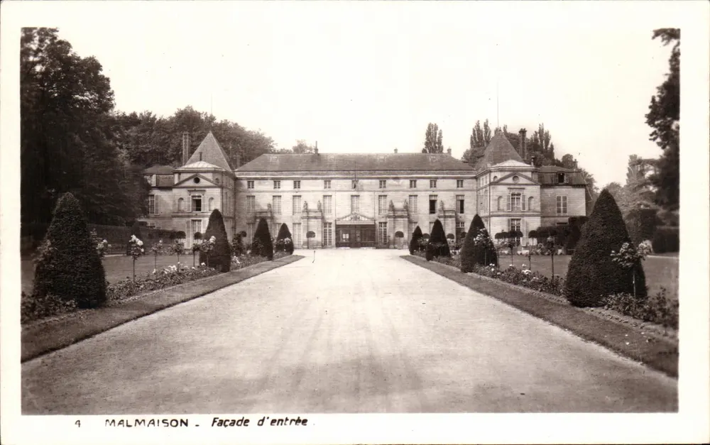 Malmaison — Fachada de entrada — Edição dos Museus Nacionais, Paris - Frente