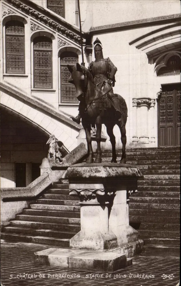 Schloss Pierrefonds — Statue von Louis d'Orléans — Électrophot, S.-et-O. - Vorderseite
