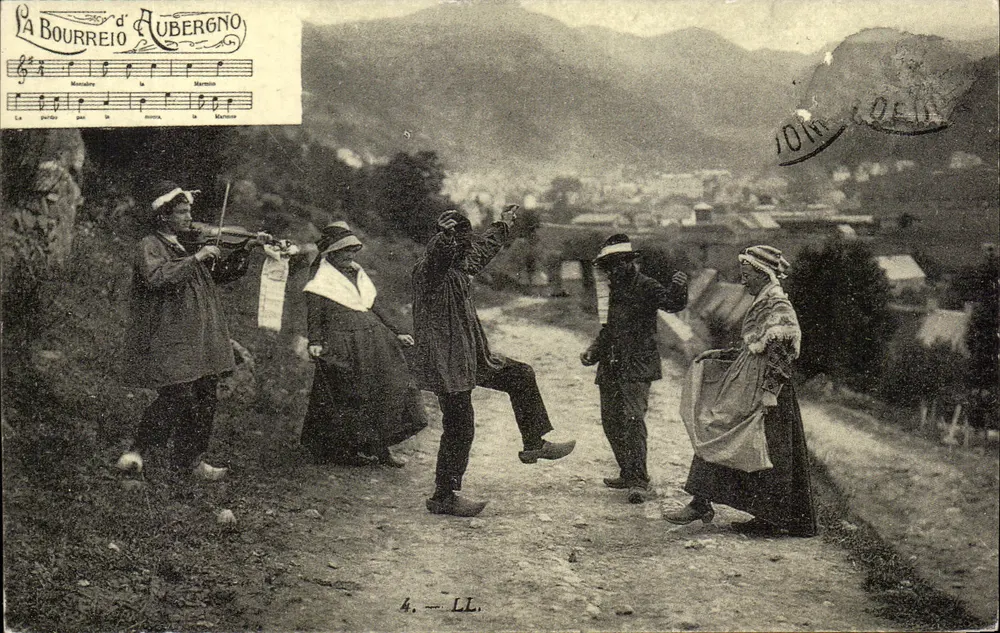 A dança folclórica auvergnata — La bourrée — Cartes d'autrefois, n°4-LL - Frente