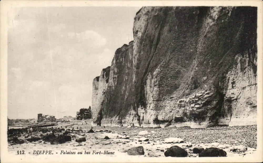 Dieppe — Falésias no pé do Forte-Blanco — G. Artaud, Nantes - Frente