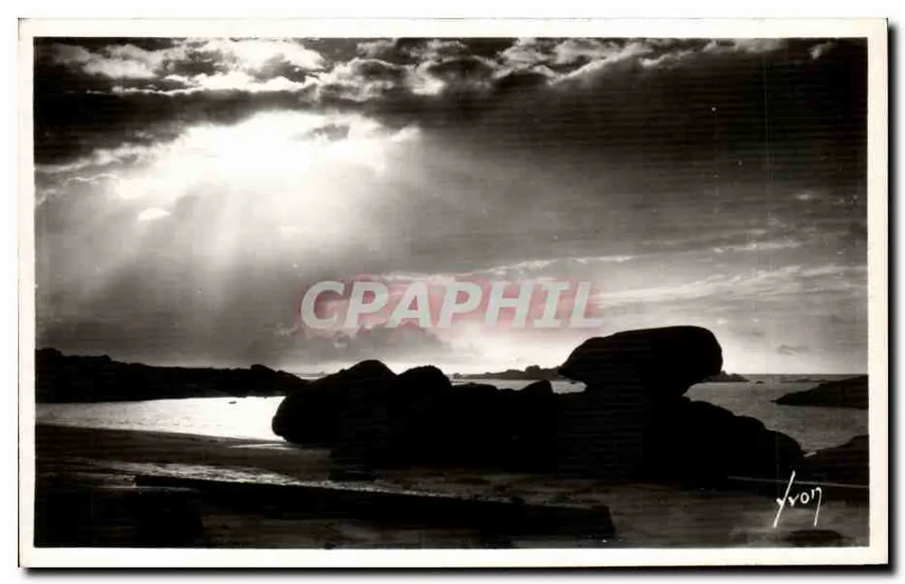 Tregastel (C.-du-N.) — Pôr do sol na praia — Edições de Arte 'Yvon' Paris - Frente