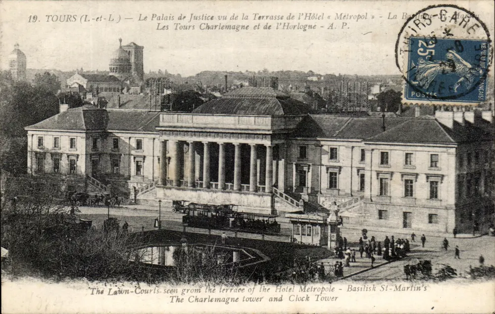Tours (L.-et-L.) — Das Justizpalast von der Terrasse des Hotels « Métropol » gesehen — Die Charlemagne-Turm und die Uhrenturm — A. P. - Vorderseite
