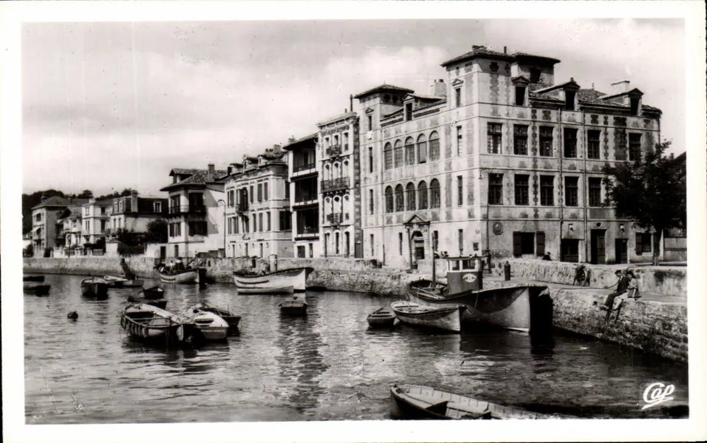 Saint-Jean-de-Luz — Der Hafen und Maison de l'Infante — C.A.P. Paris - Vorderseite