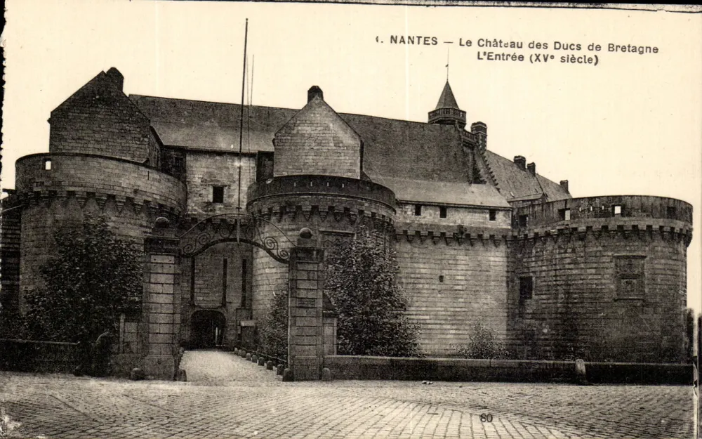 NANTES — Schloss der Herzöge von Bretagne — Der Eingang (15. Jahrhundert) - Vorderseite