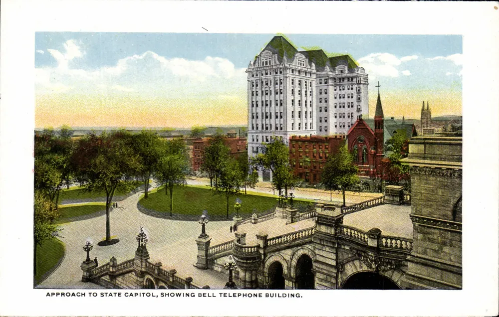 Anfahrt zum Staatskapitol, mit Bell Telephone Building — Boston, Massachusetts — Verlag nicht sichtbar - Vorderseite