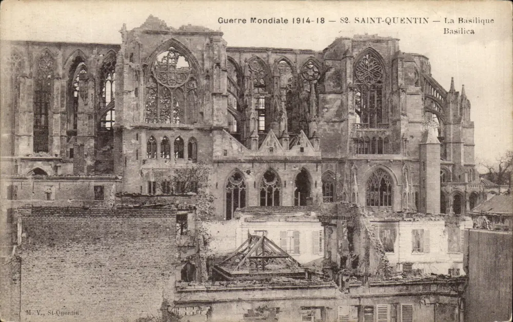 Saint-Quentin — Die Basilika — Ruinen nach dem Weltkrieg 1914-18 - Vorderseite