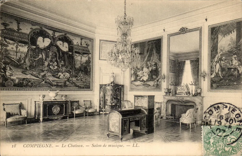 Compiègne — O Castelo — Salão de Música — LL. - Frente