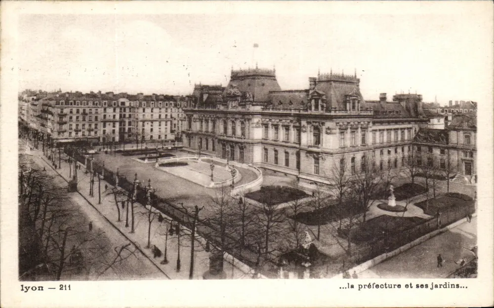 Lyon — a prefeitura e seus jardins — Éditions J. Callard, n° 211 - Frente