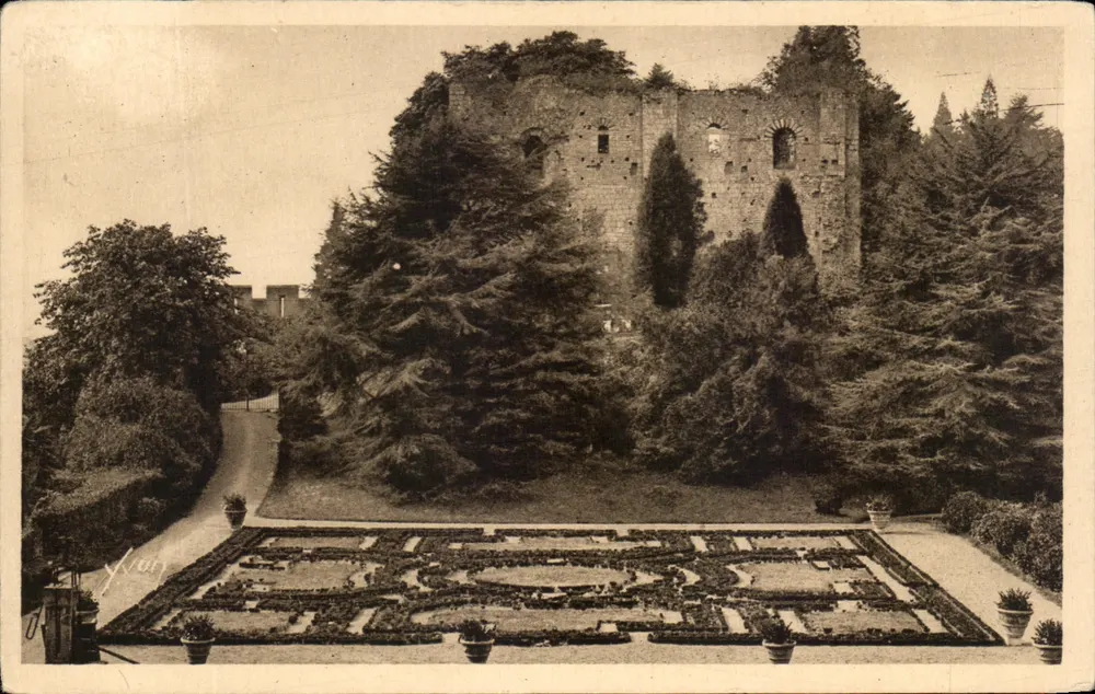 Schloss Langeais — Die Ruinen — Les Éditions d'Art Yvon, Paris - Vorderseite