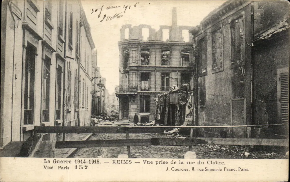 Reims — Ansicht aus der Rue du Cloître — Kriegszerstörung 1914-1915 — Visé Paris 157 - Vorderseite