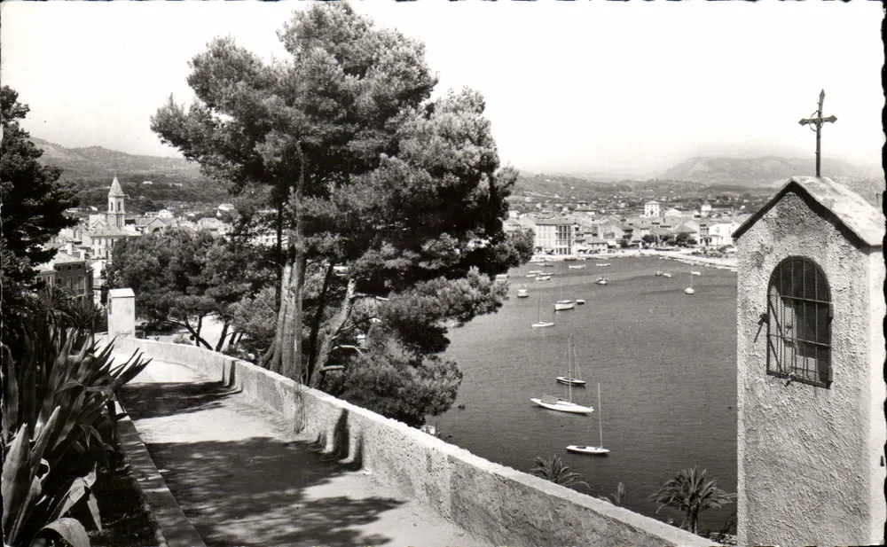Sanary-sur-Mer — Blick auf den Hafen und die Stadt — Éditions S.E.P.T. NICE - Vorderseite