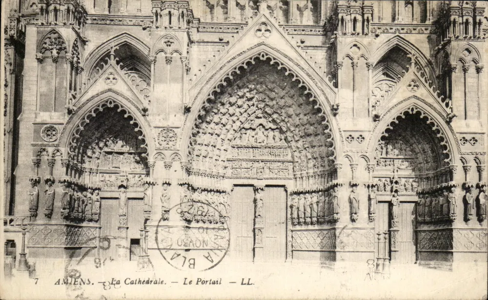 Amiens — A Catedral — O Portal — LL. - Frente