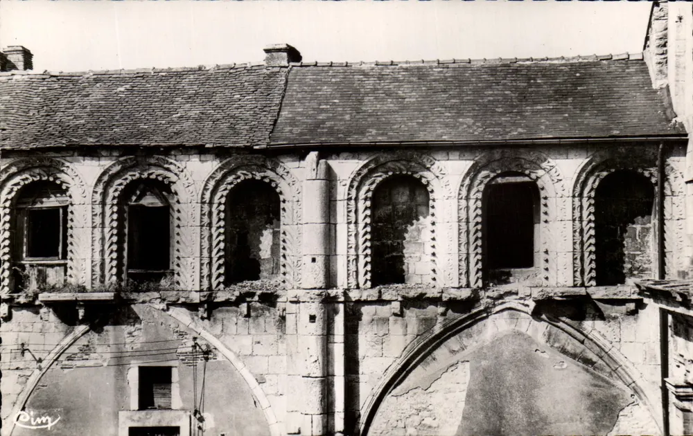 La Charité-sur-Loire — Kirche Sainte-Croix, der Triforium des 12. Jahrhunderts — Photo C. Magon - Vorderseite