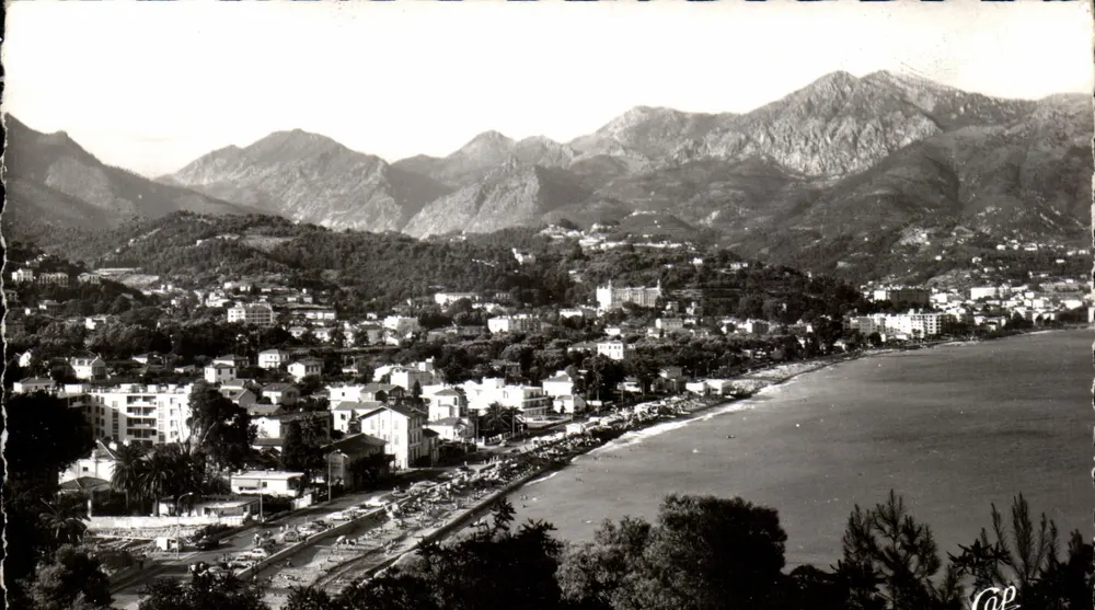 Ausblick auf Carnolès und Menton — Um Menton — ROQUEBRUNE-CAP-MARTIN (2) - Vorderseite