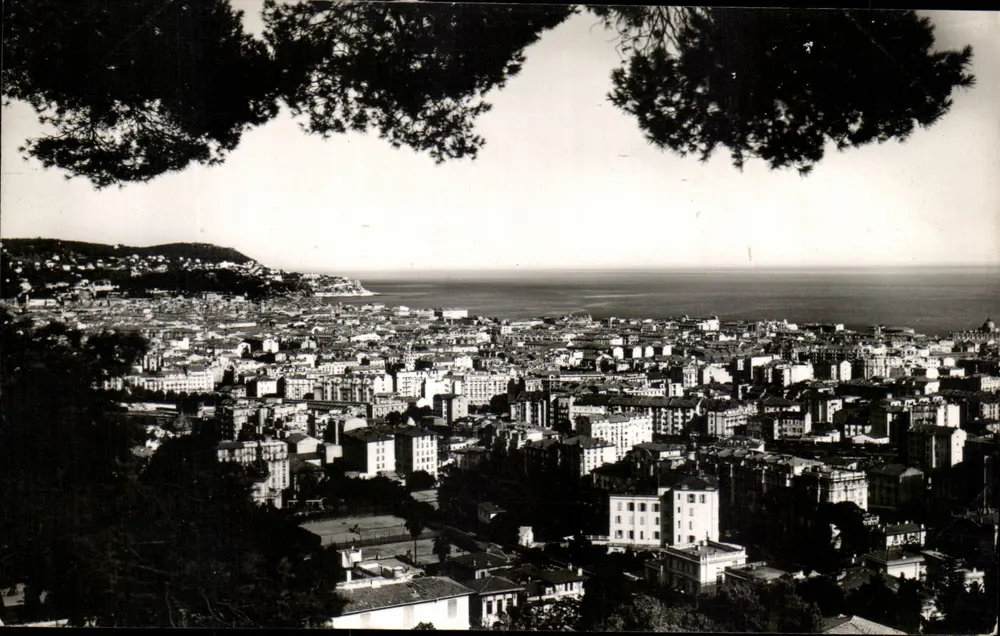 Nice — A Baía dos Anjos, vista do Parque Imperial — edições WILLO, 4, Avenida Fanny - Frente