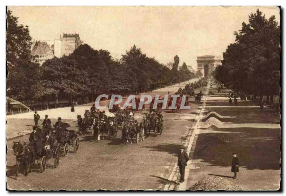 Champs-Élysées — vue de l'Arc de Triomphe — éditeur Les Laboratoires Sarein - Vorderseite