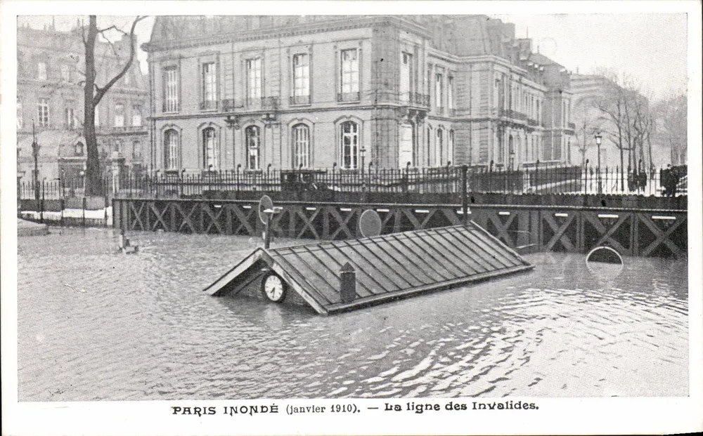 Paris überschwemmt (Januar 1910) — Die Linie der Invaliden - Vorderseite