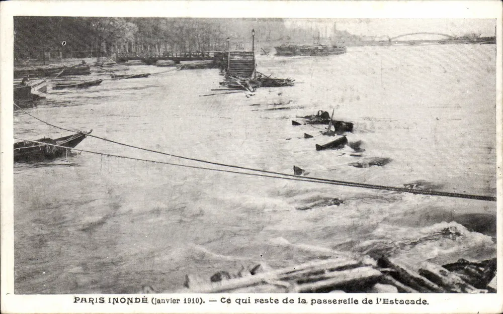 Paris überschwemmt (Januar 1910) — Was von der Estacade-Brücke übrig bleibt — Tartide Edit. - Vorderseite