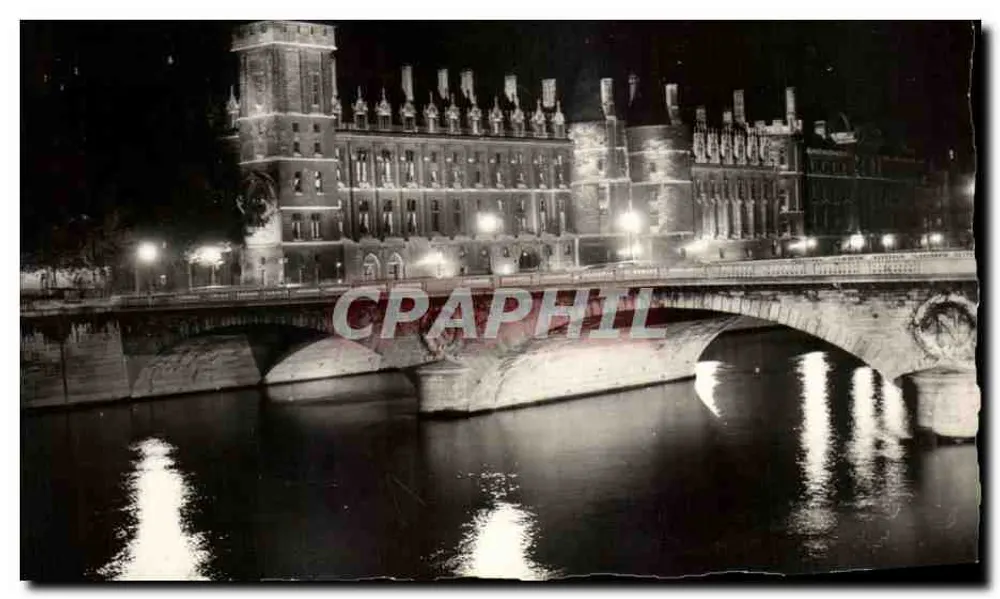 Paris — A Conciergerie iluminada — Éditions Chantal - Frente