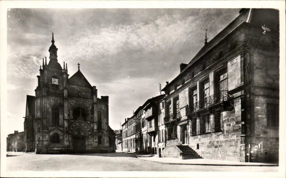 Bar-le-Duc (Meuse) — O Museu e a Igreja de São Pedro — Edições de Arte AVON - Frente