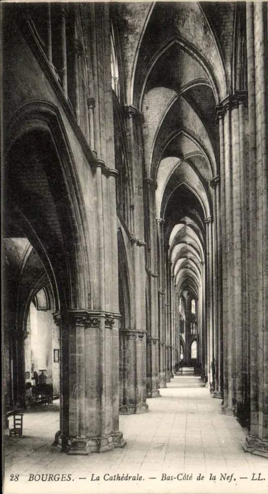 Bourges — A Catedral — Bas-Côté da Nef — LL. — n°28 - Frente