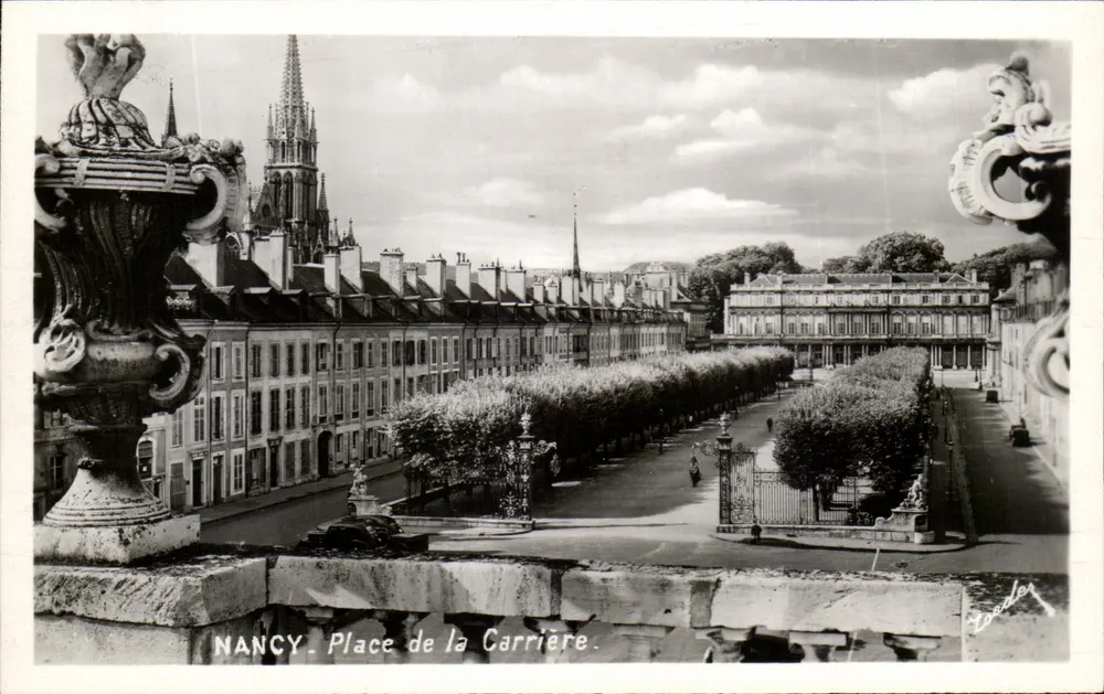 NANCY. Place de la Carrière — vista panorâmica — Éditions V. Roeder, Nancy - Frente