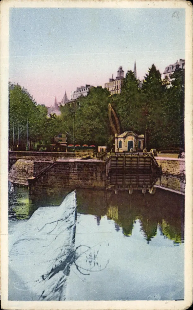 Pau (Basses-Pyrénées) — Vue du funiculaire du canal — éditeur Combier & Maccon - Frente