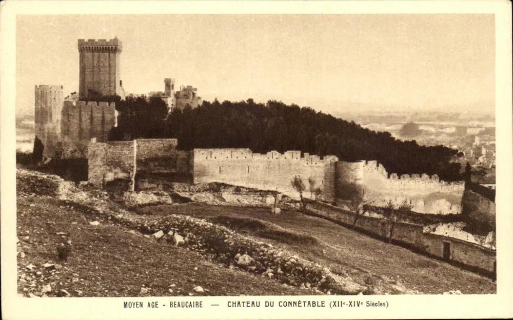 Castelo do Connétable — Beaucaire — Idade Média (séculos XII-XIV) - Frente