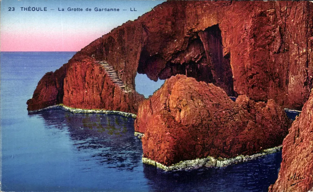Théoule — A Gruta de Gardanne — LL - Frente