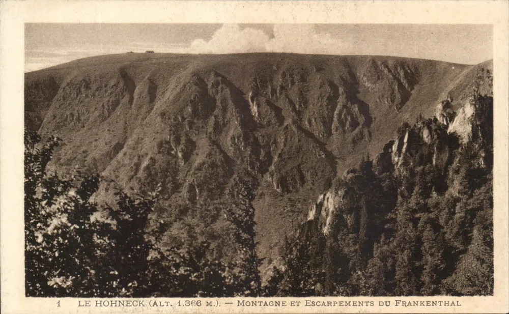 Der Hohneck (Höhe 1.366 m.) — Berg und Klippen des Frankenthal - Vorderseite