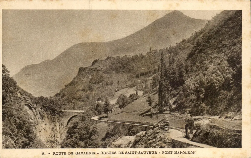 Saint-Sauveur Gorges — Napoleon-Brücke — Gavarniestraße — Verlag: Fietrogravure Labouche Frères, Toulouse - Vorderseite