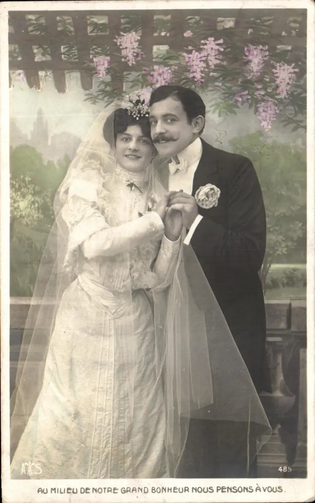 Novo casal de noivos — Au milieu de nosso grande felicidade pensamos em vocês — A.M.S. n°485 - Frente