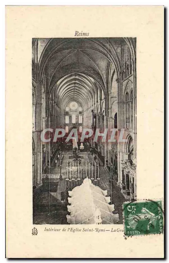 Interior da Igreja de São Remi — Reims — Editor não visível - Frente