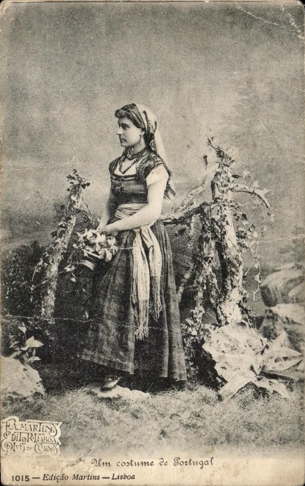 Vrouw in portugees kleding — Uitgave Martins — n° 1015 - Voorkant