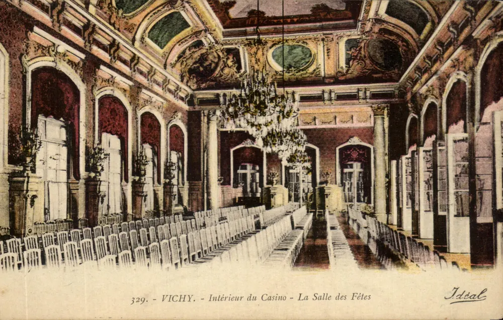Vichy — Innenraum des Casinos — Die Saal der Feierlichkeiten — Ideal, n° 329 - Vorderseite